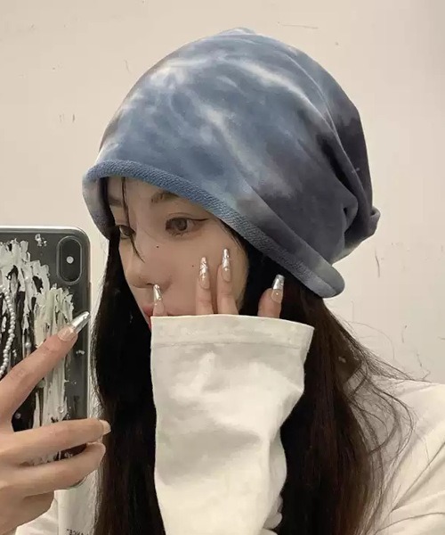 B.I.D.（ビーアイディー）の「タイダイビーニー帽Y2K/ユニセックス（MA）（ニットキャップ/ビーニー・レディース・オレンジ/ブルー・FREE）」の2枚目の写真