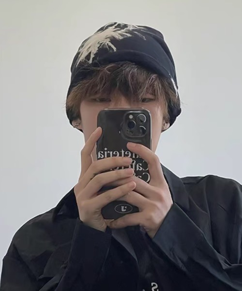 B.I.D.（ビーアイディー）の「タイダイビーニー帽Y2K/ユニセックス（MA）（ニットキャップ/ビーニー・レディース・オレンジ/ブルー・FREE）」の8枚目の写真