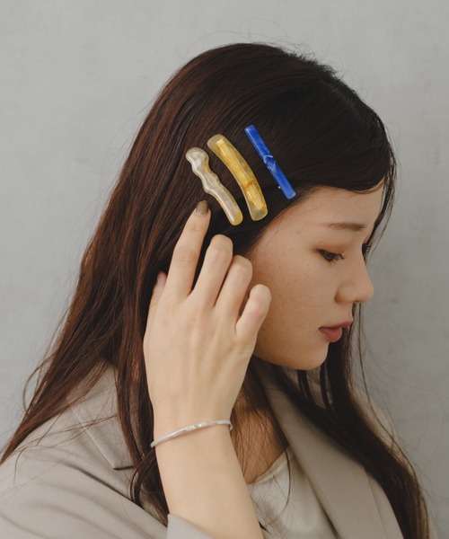 BIRTHDAY BAR（バースデイバー）の「ニュアンスヘアクリップセット カラー（バレッタ/ヘアクリップ・レディース・ブルー/グレー・フリー）」の2枚目の写真