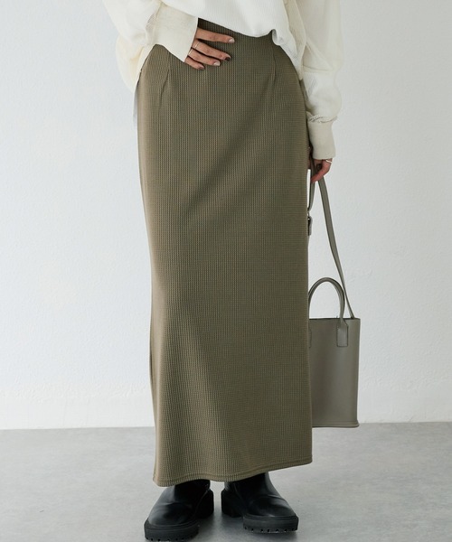 LAVEANGE(ラビアンジェ)の「ワッフルタイトスカート(スカート・レディース・チャコールグレー/ブルー/ブラック/ボルドー/カーキ/イエロー/グリーン/ピンク・4L/3L/LL/M/5L)」の4枚目の写真