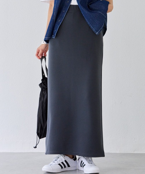 LAVEANGE(ラビアンジェ)の「ワッフルタイトスカート(スカート・レディース・チャコールグレー/ブルー/ブラック/ボルドー/カーキ/イエロー/グリーン/ピンク・4L/3L/LL/M/5L)」の3枚目の写真