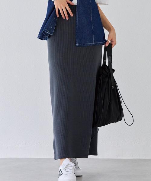 LAVEANGE(ラビアンジェ)の「ワッフルタイトスカート(スカート・レディース・チャコールグレー/ブルー/ブラック/ボルドー/カーキ/イエロー/グリーン/ピンク・4L/3L/LL/M/5L)」の21枚目の写真