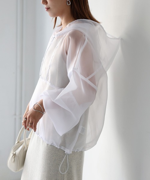 Riberry（リベリー）の「ドロストシアーアノラックパーカー（パーカー・レディース・オフホワイト/ブラック・FREE）」の4枚目の写真