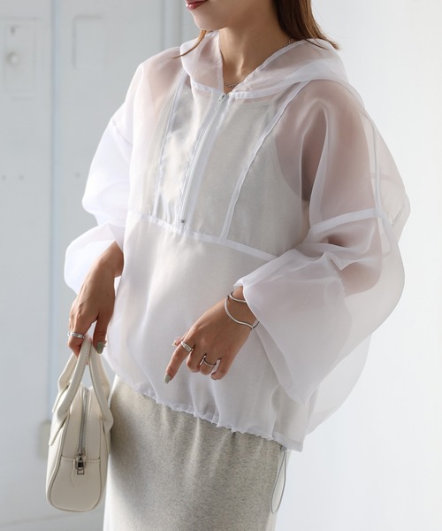 Riberry（リベリー）の「ドロストシアーアノラックパーカー（パーカー・レディース・オフホワイト/ブラック・FREE）」の11枚目の写真