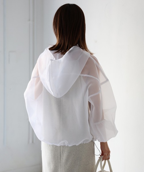 Riberry（リベリー）の「ドロストシアーアノラックパーカー（パーカー・レディース・オフホワイト/ブラック・FREE）」の5枚目の写真