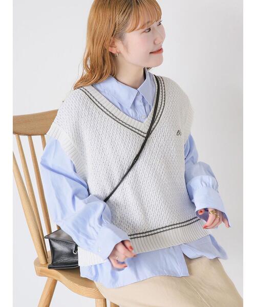 ehka sopo（エヘカソポ）の「チルデン刺繍ベスト（ベスト・レディース・オフホワイト/ネイビー/イエロー/グリーン・F）」の2枚目の写真