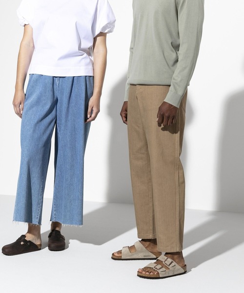 BIRKENSTOCK(ビルケンシュトック)の「【公式】ビルケンシュトック Arizona/アリゾナ スエードレザー(サンダル・レディース・グレー/モカ/キャメル・28.5cm【レギュラー幅】/29cm【レギュラー幅】/30cm【レギュラー幅】/25cm【レギュラー幅】/26cm【レギュラー幅】/26.5cm【レギュラー幅】/27cm【レギュラー幅】/28cm【レギュラー幅】/24.5cm【ナロー幅】/24cm【ナロー幅】/23cm【ナロー幅】/22.5cm【ナロー幅】/26.5cm【ナロー幅】/26cm【ナロー幅】/25cm【ナロー幅】/28.5cm【ナロー幅】/27cm【ナロー幅】/22.5cm【レギュラー幅】)」の4枚目の写真