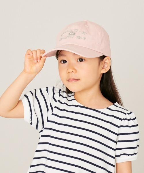 and D. petit main（アンドディープティマイン）の「カレッジロゴ刺繍CAP（キャップ・キッズ・ライトピンク/ベージュ/ネイビー・L(56cm)/M(54cm））」の3枚目の写真