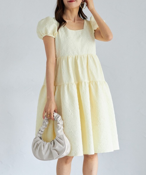 tocco closet(トッコ クローゼット)の「【ZOZO限定カラー】フラワーエンボスバックビッグリボンワンピース(ワンピース・レディース・ライトイエロー/ブラック/オフホワイト・M)」の7枚目の写真