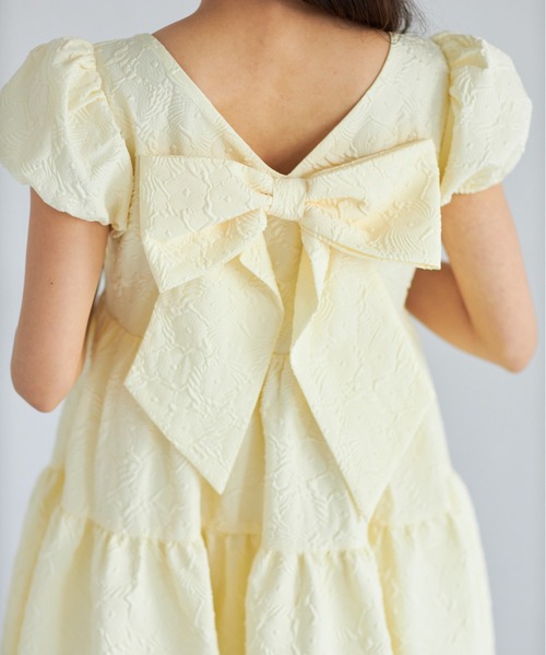 tocco closet(トッコ クローゼット)の「【ZOZO限定カラー】フラワーエンボスバックビッグリボンワンピース(ワンピース・レディース・ライトイエロー/ブラック/オフホワイト・M)」の12枚目の写真
