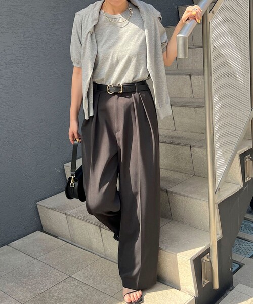 Rie Miller（リエミラー）の「《アンサンブル対応》《手洗い可能》GIZA COTTONベーシッククルーネックカーディガン（カーディガン/ボレロ・レディース・イエロー/ライトグレー/ブラック系その他/ブラック・38）」の9枚目の写真