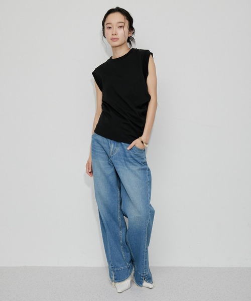 ADAM ET ROPE'（アダムエロペ）の「【サステナブル・洗える】ノースリーブTEE（タンクトップ・レディース・ブラック/ホワイト/ベージュ系その他・FREE）」の14枚目の写真