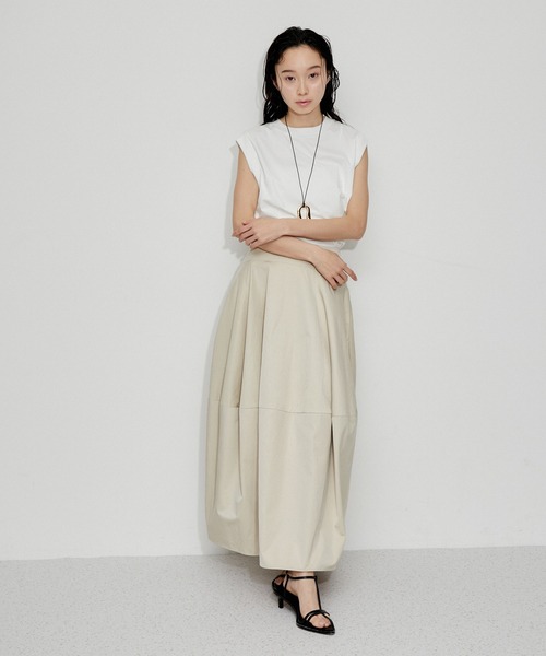 ADAM ET ROPE'（アダムエロペ）の「【サステナブル・洗える】ノースリーブTEE（タンクトップ・レディース・ブラック/ホワイト/ベージュ系その他・FREE）」の11枚目の写真