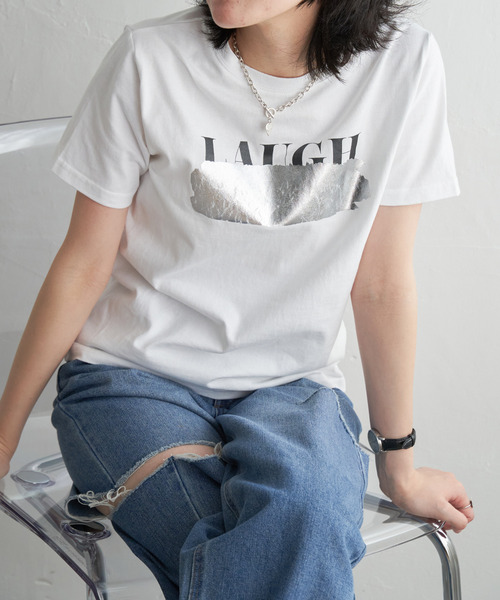 VENCEEXCHANGE(ヴァンスエクスチェンジ)の「ロゴ箔プリントコンパクトTシャツ(Tシャツ/カットソー・レディース・ゴールド/シルバー系/ブラック・FREE)」の7枚目の写真