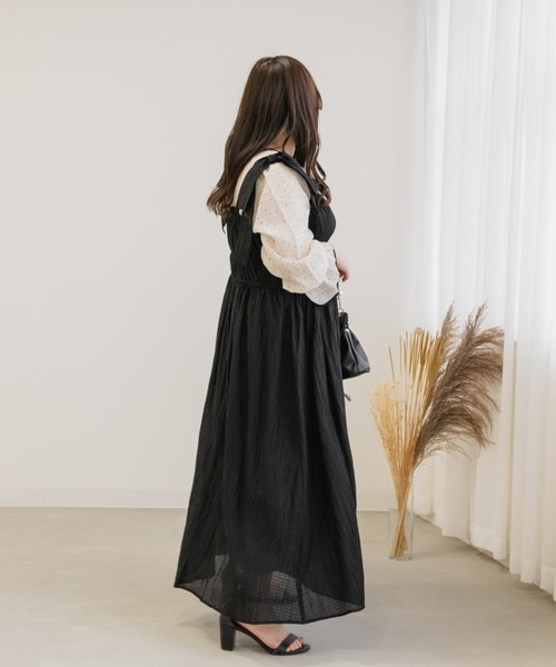 CLETTE（クレット）の「肩リボンギャザーワンピース（ワンピース・レディース・グレー/ブラック・3L/4L/LL）」の4枚目の写真