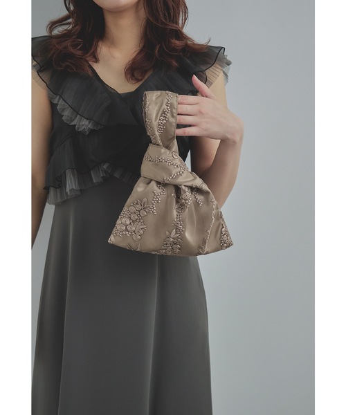 niana（ニアナ）の「刺繍レースワンハンドルバッグ パーティーバッグ 結婚式 二次会 お呼ばれ フォーマル オケージョン（ハンドバッグ・レディース・シルバー/ベージュ/モカ/ネイビー・FREE）」の17枚目の写真