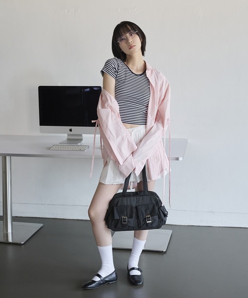 UNE MANSION(ユヌマンション)の「【多様な収納ポケット】ダブルポケットショルダーバッグ(ショルダーバッグ・レディース・ピンク/シルバー/グレー/カーキ/ブラック/アイボリー・ONE SIZE)」の13枚目の写真