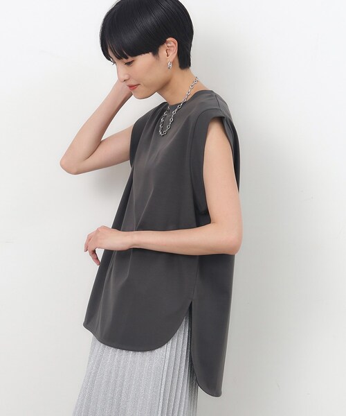 OPAQUE.CLIP（オペークドットクリップ）の「◆UV リラクシーノースリーブ／シルキースーピマ【接触冷感/洗濯機洗い可】（Tシャツ/カットソー・レディース・チャコールグレー/ホワイト/ブラック・36/38/40/42）」の21枚目の写真