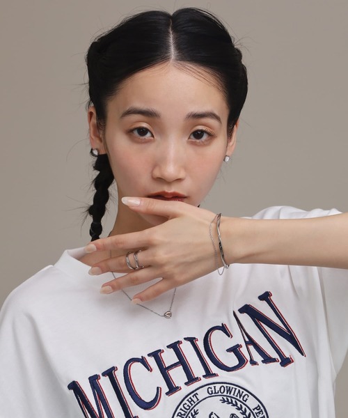 LHME(エルエイチエムイー)の「【WEB限定】“Moment”2連バングル/ツイスト×チェーン/サージカルステンレス(金属アレルギー対応)【LHME / エルエイチエムイー】(バングル/リストバンド・レディース・シルバー・ONE SIZE)」の14枚目の写真