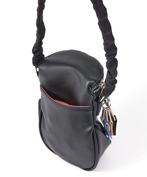 ABAHOUSE（アバハウス）の「【 cheek/チーク】C23005 egg pouch shoulder/ショルダーポーチ/ユニセックス（ショルダーバッグ・メンズ・グリーン/ブルー/ブラック/アイボリー・フリー）」の21枚目の写真