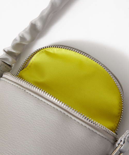 ABAHOUSE（アバハウス）の「【 cheek/チーク】C23005 egg pouch shoulder/ショルダーポーチ/ユニセックス（ショルダーバッグ・メンズ・グリーン/ブルー/ブラック/アイボリー・フリー）」の8枚目の写真