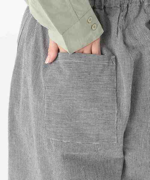 one'sterrace(ワンズテラス)の「裾刺繍 9分丈フレアパンツ(その他パンツ・レディース・グリーン系その他6/ネイビー系5/ブラック系8・02)」の7枚目の写真