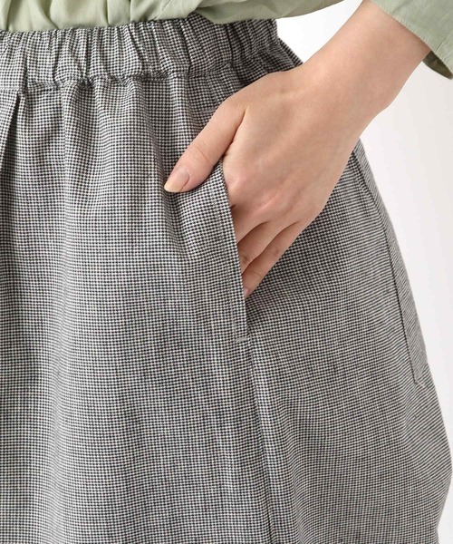 one'sterrace(ワンズテラス)の「裾刺繍 9分丈フレアパンツ(その他パンツ・レディース・グリーン系その他6/ネイビー系5/ブラック系8・02)」の9枚目の写真