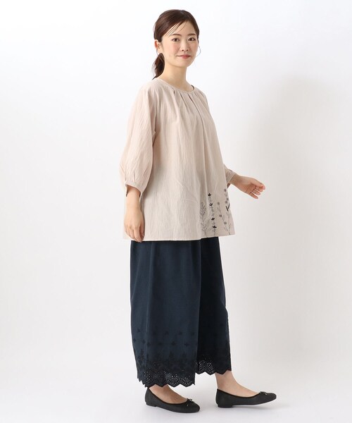 one'sterrace(ワンズテラス)の「裾刺繍 9分丈フレアパンツ(その他パンツ・レディース・グリーン系その他6/ネイビー系5/ブラック系8・02)」の15枚目の写真