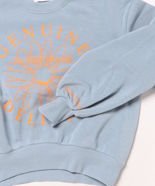 RiCO SUCRE（リコシュクレ）の「RiCO SUCRE/リコシュクレ　フラワープリントプルオーバー（スウェット・キッズ・サックスブルー/アイボリー/杢グレー・160/150/140/130）」の5枚目の写真