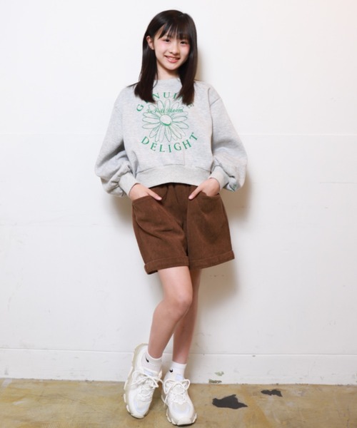 RiCO SUCRE（リコシュクレ）の「RiCO SUCRE/リコシュクレ　フラワープリントプルオーバー（スウェット・キッズ・サックスブルー/アイボリー/杢グレー・160/150/140/130）」の10枚目の写真