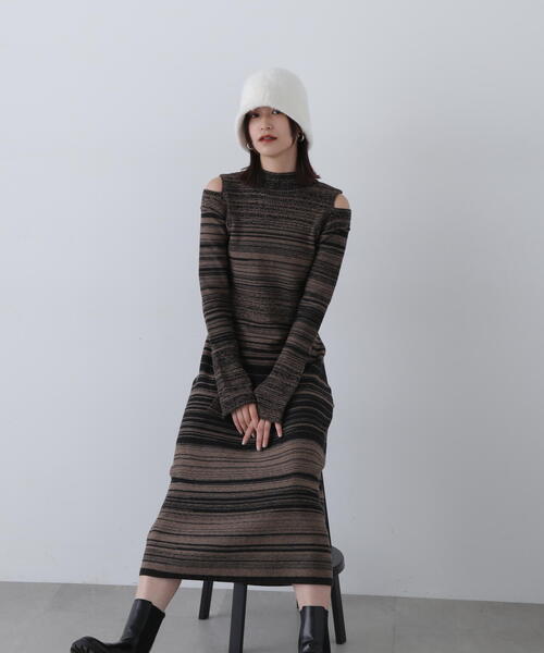 N.（N. Natural Beauty Basic）（エヌエヌナチュラルビューティーベーシック）の「◆コールドショルダーニットワンピース（ワンピース・レディース・ブラック/ブラウン系その他・MEDIUM）」の4枚目の写真