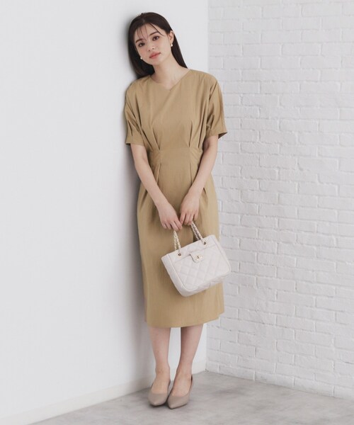 ワンピース r セール】Vネックタックナローワンピース【洗濯機洗い可】（ワンピース