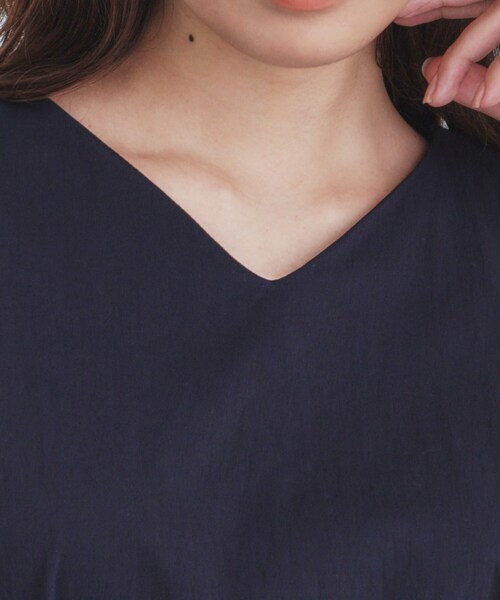 index（インデックス）の「Vネックタックナローワンピース【洗濯機洗い可】（ワンピース・レディース・チャコールグレー/ベージュ/ネイビー・36/38/40/42）」の19枚目の写真