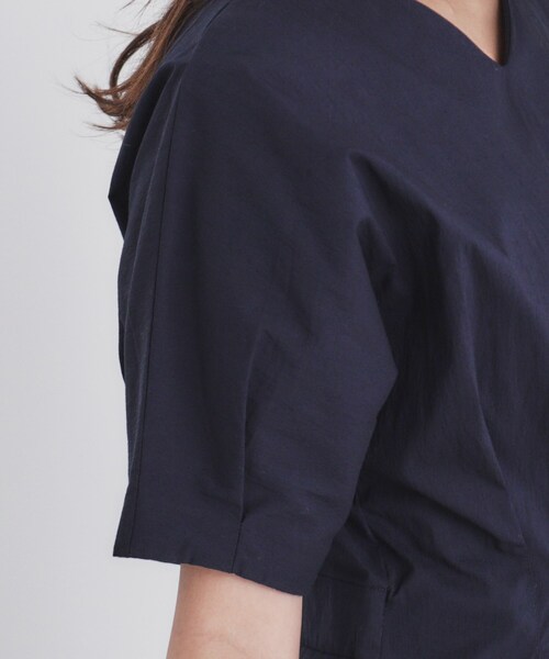 セール】Vネックタックナローワンピース【洗濯機洗い可】（ワンピース