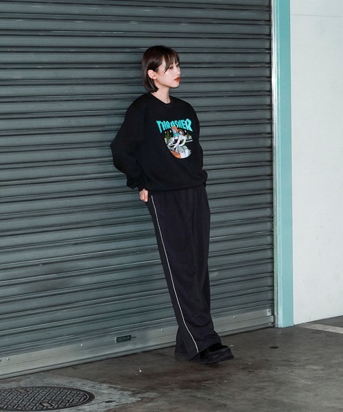 【セール】BABES CREW SWEAT/スラッシャー裏起毛リラックスサイジングバイカーガールプリントクルーネックスウェットトレーナー（スウェット）｜THRASHER（スラッシャー）