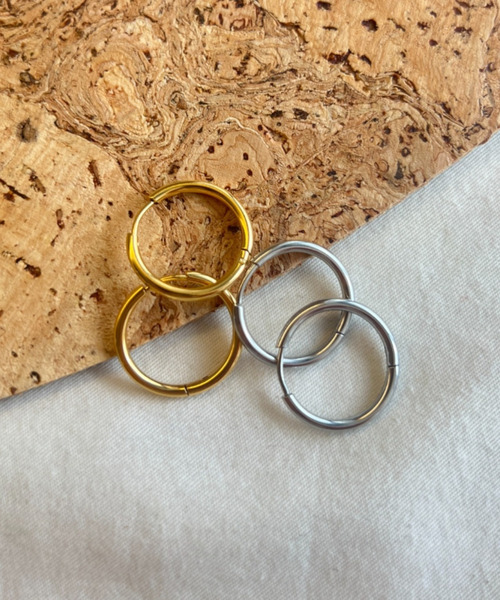 ciite'(シーテ)の「【 金属アレルギー対応 】 シンプルワンタッチ フープピアス サージカルステンレス (両耳用)(ピアス(両耳用)・レディース・ゴールド/シルバー・FREE)」の1枚目の写真