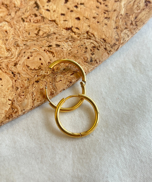 ciite'(シーテ)の「【 金属アレルギー対応 】 シンプルワンタッチ フープピアス サージカルステンレス (両耳用)(ピアス(両耳用)・レディース・ゴールド/シルバー・FREE)」の8枚目の写真