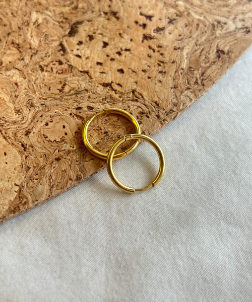 ciite'(シーテ)の「【 金属アレルギー対応 】 シンプルワンタッチ フープピアス サージカルステンレス (両耳用)(ピアス(両耳用)・レディース・ゴールド/シルバー・FREE)」の7枚目の写真