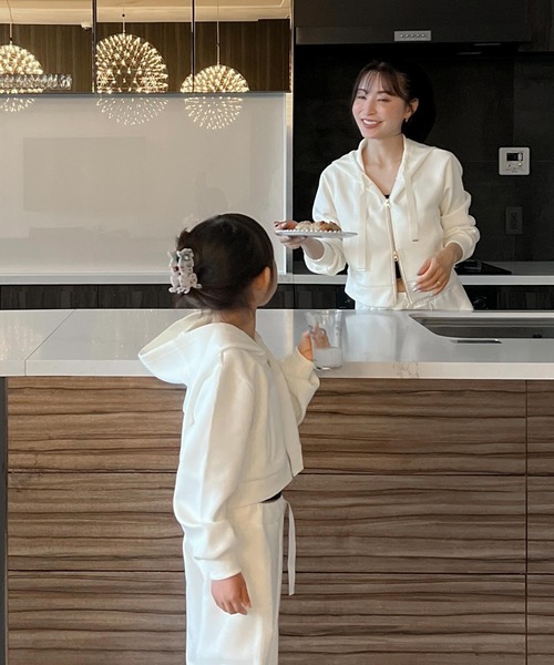 KOBE LETTUCE（コウベレタス）の「[ Yuumiさんコラボ ] ダブルジップショートパーカー（パーカー・レディース・オフホワイト/グレー/ネイビー/グレイッシュベージュ/ブラック/チャコール/ブルー・M-Short/M/M-Long）」の10枚目の写真