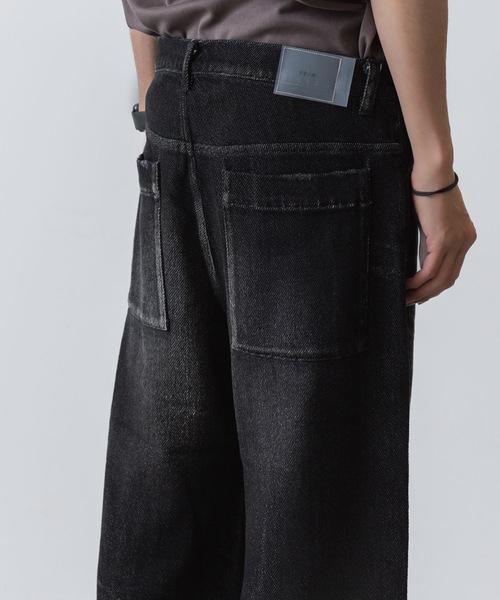 VEIN (ヴェイン)の「サテンデニム バギートラウザーズ / SATIN DENIM BAGGY TROUSERS(デニムパンツ・メンズ・ネイビー/ブラック・2/3/1)」の13枚目の写真