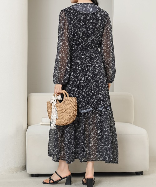 Lace Ladies(レースレディース)の「小花柄 Vネック シフォン ロング ワンピース(ワンピース・レディース・ブラック/ブラウン/パープル・FREE)」の7枚目の写真