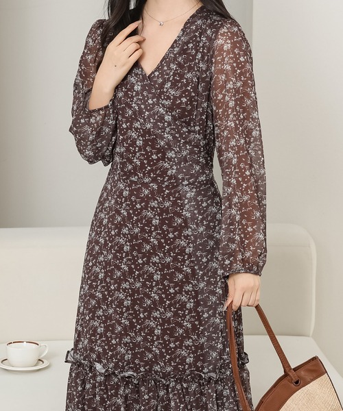 Lace Ladies(レースレディース)の「小花柄 Vネック シフォン ロング ワンピース(ワンピース・レディース・ブラック/ブラウン/パープル・FREE)」の10枚目の写真