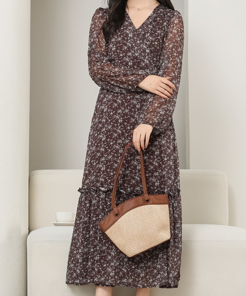 Lace Ladies(レースレディース)の「小花柄 Vネック シフォン ロング ワンピース(ワンピース・レディース・ブラック/ブラウン/パープル・FREE)」の11枚目の写真