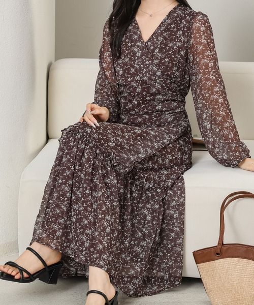 Lace Ladies(レースレディース)の「小花柄 Vネック シフォン ロング ワンピース(ワンピース・レディース・ブラック/ブラウン/パープル・FREE)」の13枚目の写真