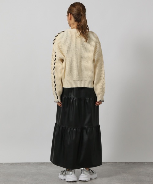 LAKOLE（ラコレ）の「ハンドステッチケーブルカーディガン / 144441（カーディガン/ボレロ・レディース・グレー/アイボリー/ブラック・SMALL/MEDIUM）」の18枚目の写真