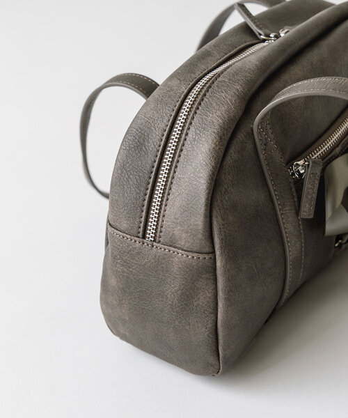 OLIVE des OLIVE（オリーブデオリーブ）の「レースアップボストンバッグ（ショルダーバッグ・レディース・アイボリー/チャコールグレー/ダークブラウン/ピンク・FREE）」の22枚目の写真