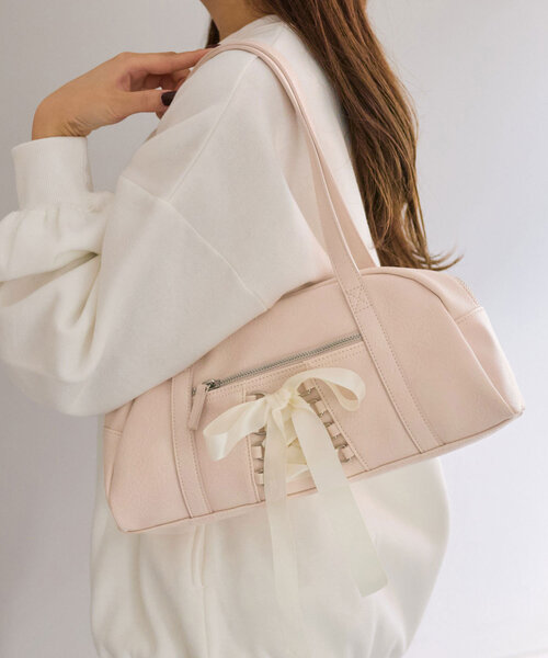 OLIVE des OLIVE（オリーブデオリーブ）の「レースアップボストンバッグ（ショルダーバッグ・レディース・アイボリー/チャコールグレー/ダークブラウン/ピンク・FREE）」の4枚目の写真