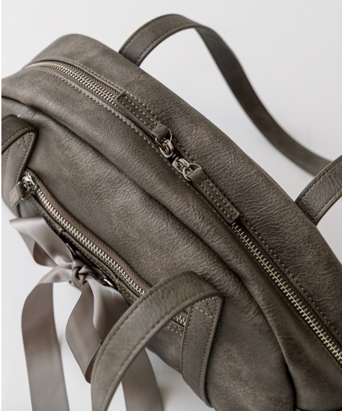 OLIVE des OLIVE（オリーブデオリーブ）の「レースアップボストンバッグ（ショルダーバッグ・レディース・アイボリー/チャコールグレー/ダークブラウン/ピンク・FREE）」の8枚目の写真