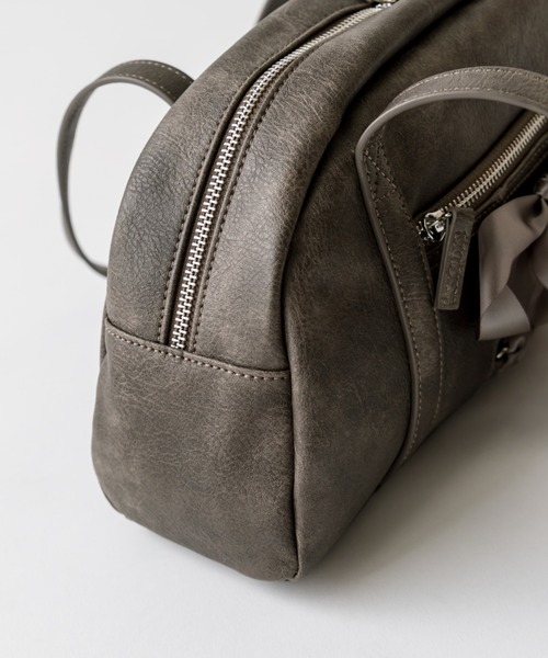 OLIVE des OLIVE（オリーブデオリーブ）の「レースアップボストンバッグ（ショルダーバッグ・レディース・アイボリー/チャコールグレー/ダークブラウン/ピンク・FREE）」の10枚目の写真