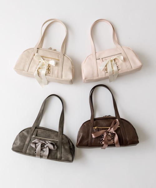 OLIVE des OLIVE（オリーブデオリーブ）の「レースアップボストンバッグ（ショルダーバッグ・レディース・アイボリー/チャコールグレー/ダークブラウン/ピンク・FREE）」の5枚目の写真